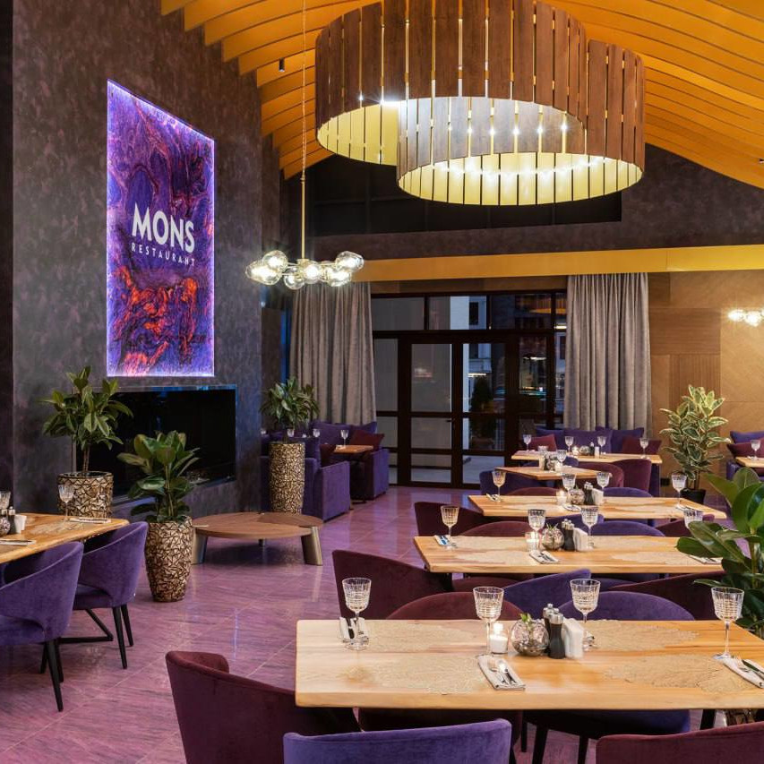 Волны на потолке: проект ARFA для ресторана в Красной Поляне