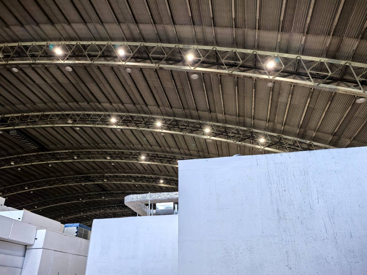 Новый свет для новых открытий: в Курчатовском институте завершился проект модернизации освещения 